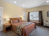 B&B