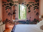 B&B