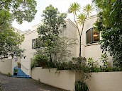B&B